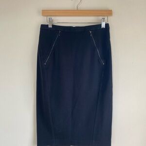 ● Vintage Elie Tahari Classic Black Pencil Skirt ●